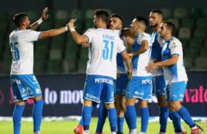 Κέρδισε και αναρριχήθηκε στην κορυφή ο Απόλλων