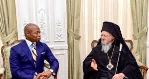 Με τον Οικουμενικό Πατριάρχη συναντήθηκε ο νέος Δήμαρχος της Νέας Υόρκης, Έρικ Άνταμς