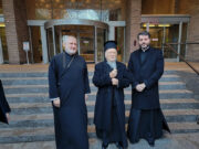 Εξήλθε από το νοσοκομείο ο Πατριάρχης Βαρθολομαίος – Αναχωρεί την Κυριακή για το Φανάρι