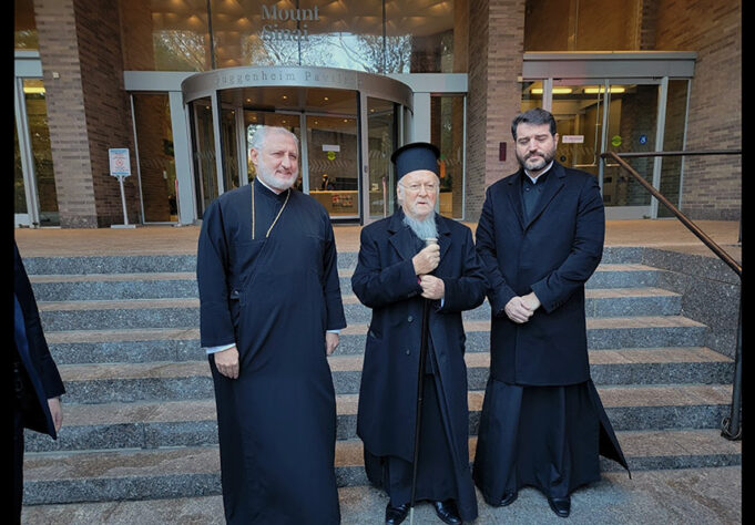 Εξήλθε από το νοσοκομείο ο Πατριάρχης Βαρθολομαίος – Αναχωρεί την Κυριακή για το Φανάρι