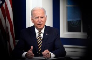 Ο Πρόεδρος Μπάιντεν ζήτησε από την Επιτροπή Εμπορίου να εξετάσει γιατί αυξάνεται η τιμή της βενζίνης