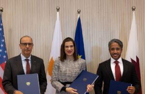 Υπογράφηκε το συμβόλαιο για αδειοδότηση του Τεμαχίου 5 της ΑΟΖ σε ExxonMobil και Qatar Energy