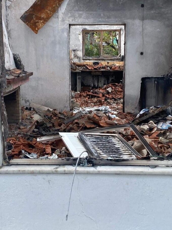 Στην πυρόπληκτη Εύβοια αντιπροσωπεία της Αρχιεπισκοπής Αμερικής για τη διανομή του “Greece Fires Relief Fund”