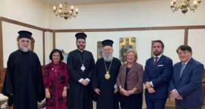 Στην Ελλάδα αντιπροσωπεία της Ιεράς Αρχιεπισκοπής Αμερικής για τη διανομή του “Greece Fires Relief Fund” – Επίσκεψη στη Μητρόπολη Χαλκίδος