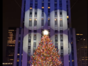 Φωταγωγήθηκε το Χριστουγεννιάτικο δέντρο στο Rockefeller Center