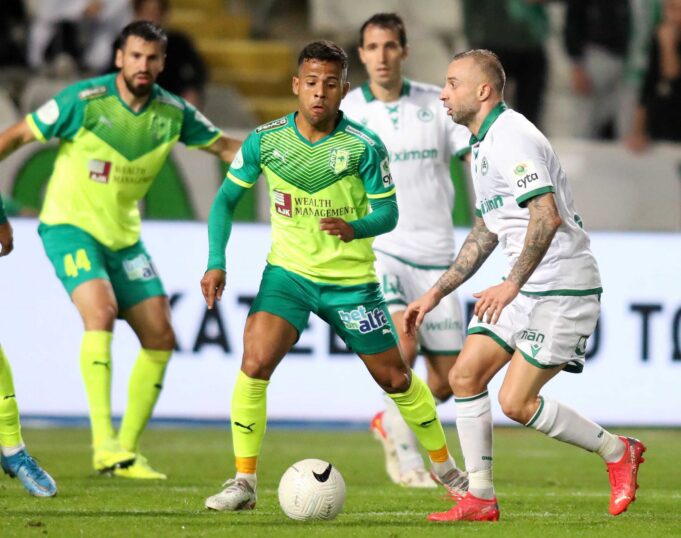 “Αλληλοεξόντωση” Ομόνοιας-ΑΕΚ στο ντέρμπι (1-1)