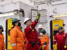 Η Υπουργός Ενέργειας Νατάσα Πηλείδου στο “Stena Forth” – Ενημερώθηκε για την πρόοδο της γεώτρησης αξιολόγησης “Γλαύκος-2”