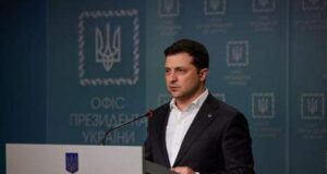 Η Ουκρανία “αφέθηκε μόνη” αντιμέτωπη με τη Ρωσία, δηλώνει ο Πρόεδρος Βολοντίμιρ Ζελένσκι