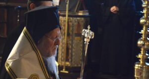 Ο Οικουμενικός Πατριάρχης προσευχήθηκε για την ανάπαυση των ψυχών των πεσόντων στον πόλεμο της Ουκρανίας