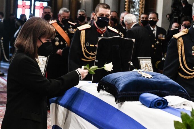 Το “ύστατο χαίρε” στον Χρήστο Σαρτζετάκη