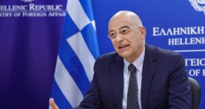 Δένδιας: Σε εφαρμογή το σχέδιο που είχε εκπονηθεί για τους Έλληνες στην Ουκρανία