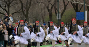 Πλημμύρισε Ελλάδα το κέντρο της Φιλαδέλφειας με την εθνική μας παρέλαση
