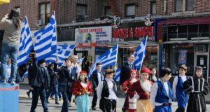 Για 2η χρονιά η παρέλαση των μαθητών του Ημερήσιου Σχολείου “Δημήτριος & Γεωργία Καλοειδή” στο Μπρούκλυν