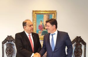 Μ. Βαρβιτσιώτης: Σεβόμαστε την προσφορά σας, θέλουμε τη φωνή σας ακόμη δυνατότερη