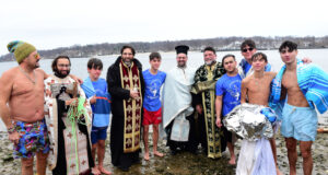 Η τελετή Κατάδυσης του Τιμίου Σταυρού στο Πορτ Ουάσιγκτον