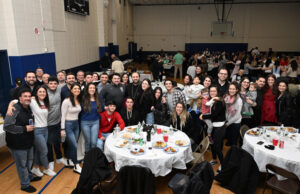 Οι ενορίτες της Ζωοδόχου Πηγής στο Μπρονξ γιόρτασαν μαζί την Τσικνοπέμπτη