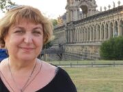 Εγκαταλείποντας την Ουκρανία με έναν παπαγάλο, τρεις γάτες και λίγα ρούχα