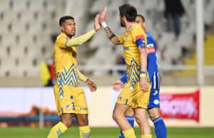 ΑΠΟΕΛ – Ανόρθωση 2-1: Πρώτο βήμα γαλαζοκίτρινο