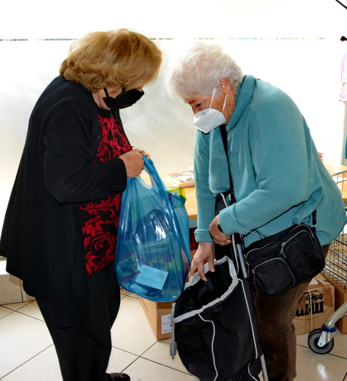 Ακόμα μία μηνιαία διανομή τροφίμων από το Hellenic Relief
