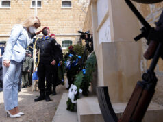 Ύψιστος στόχος η επανένωση και απελευθέρωση της Κύπρου, δήλωσε η ΠτΒ στα Φυλακισμένα Μνήματα