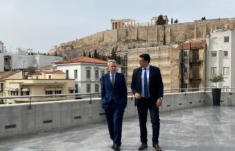 Περισσότερες από 460.000 διαθέσιμες αεροπορικές θέσεις από τις ΗΠΑ προς την Ελλάδα για το 2022