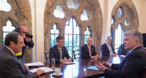 Πρόταση για υιοθέτηση τολμηρών ΜΟΕ έθεσε ο ΠτΔ σε Γιέτζια