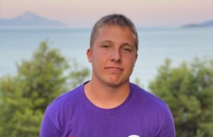 Από τη Ναύπακτο στο Χάρβαρντ, με πλήρη υποτροφία, διαβάζοντας μόνος στο σπίτι