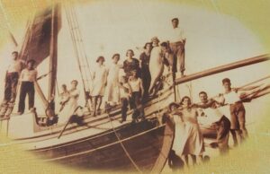 Μικρασιατική καταστροφή (Μέρος Β’)- Το ταξίδι της προσφυγιάς- “Βαγγέλη, τα κορίτσια σου να τα φευγατίσεις στη Σμύρνη…”