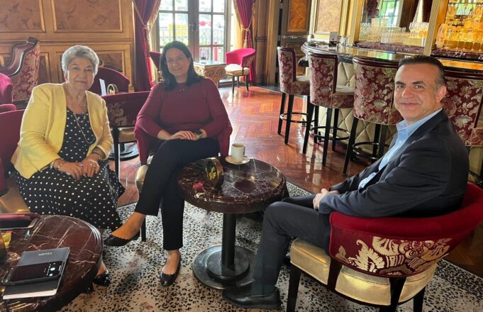 Συνάντηση Υπουργού Παιδείας με δρα Αναστάσιο Κουλαρμάνη και Στέλλα Κοκόλη