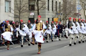 ΟΛΟΙ ΜΑΖΙ στις Παρελάσεις του Ελληνισμού