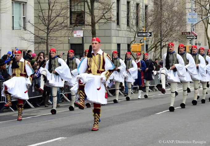 Με τη συμμετοχή των Ευζώνων η Παρέλαση στην 5η Λεωφόρο