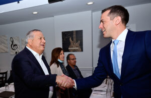 Κέρδισε το χρίσμα των Δημοκρατικών ο Μενέντεζ Τζούνιορ