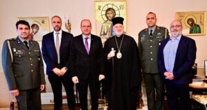 Συνάντηση του Αρχιεπισκόπου Ελπιδοφόρου με τον Υπουργό Αμυνας της Κύπρου