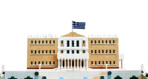 Έφτιαξε με περίπου 5000 lego το κτίριο της Βουλής των Ελλήνων