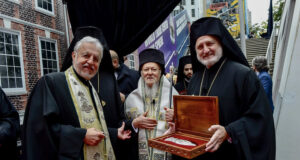 Στον π. Αλέξανδρο Καρλούτσο το Προεδρικό Μετάλλιο της Ελευθερίας