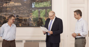 Τον όρκο του Έλληνα πολίτη έδωσε ο εθνομουσικολόγος Christopher C. King