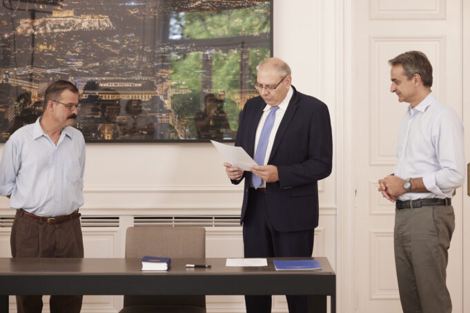 Τον όρκο του Έλληνα πολίτη έδωσε ο εθνομουσικολόγος Christopher C. King