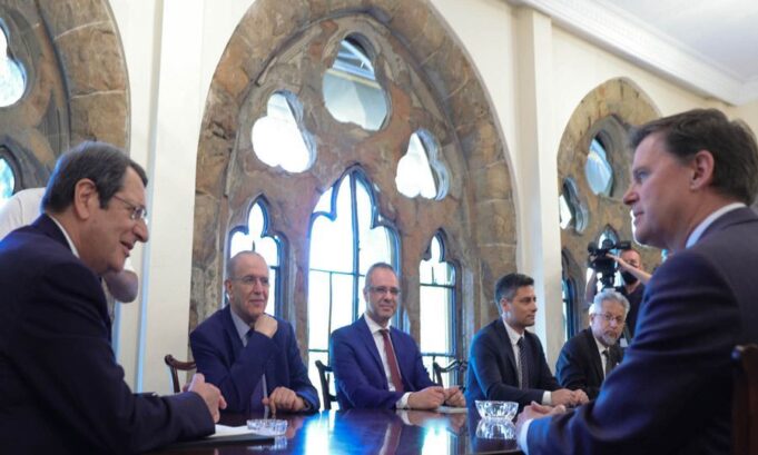 Στιούαρτ για εκθέσεις περί Κύπρου: Απογοητευτική η πολιτική διαδικασία