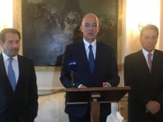 FM Dendias confers Gold Cross of the Order of the Phoenix medal on Prof. Nicolaides