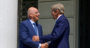 Συνάντηση Ν. Δένδια με τον ειδικό απεσταλμένο του Προέδρου των ΗΠΑ για το Κλίμα, Τζον Κέρι