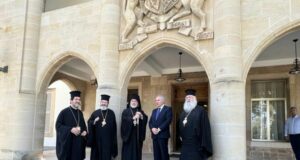 Συνάντηση Επιτρόπου Προεδρίας με τον Αρχιεπίσκοπο Νικήτα στο Προεδρικό Μέγαρο