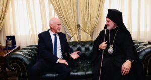 Συνάντηση του Αρχιεπισκόπου Ελπιδοφόρου με τον Γιώργο Παπανδρέου