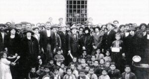 Από τον μαύρο ουρανό της προσφυγιάς, στον μαυροπίνακα των σχολείων του Ρεθύμνου
