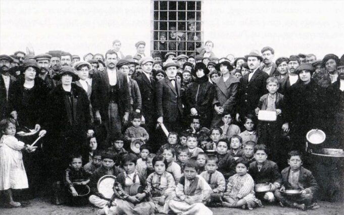 Από τον μαύρο ουρανό της προσφυγιάς, στον μαυροπίνακα των σχολείων του Ρεθύμνου