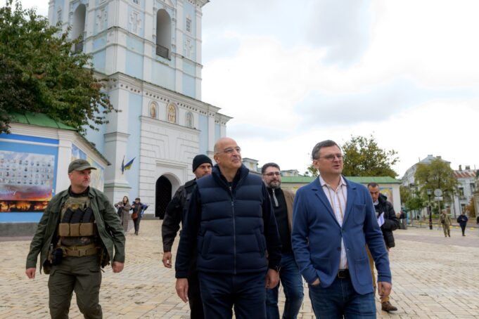 Ν. Δένδιας από το Κίεβο: Η Ελλάδα στέκεται στο πλευρό της Ουκρανίας – Ξέρουμε τι θα πει να έχεις γείτονα μια αναθεωρητική δύναμη