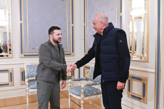 Συνάντηση Ν. Δένδια – Β. Ζελένσκι στο Κίεβο