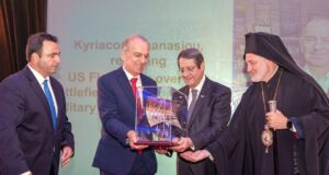 Πρόεδρος Αναστασιάδης: Κρατήστε τη σημαία και τα ιδανικά μας ψηλά