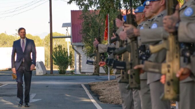 Κόλιν Στιούαρτ: Όχι δραστηριότητες-δηλώσεις που φέρνουν ένταση στη Μεσόγειο