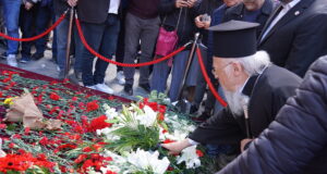 Στο σημείο της τρομοκρατικής επίθεσης στην Πόλη ο Οικουμενικός Πατριάρχης Βαρθολομαίος