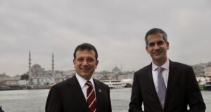 Ακυρώνει ο δήμαρχος Αθηναίων την επίσημη επίσκεψή του στη Σμύρνη